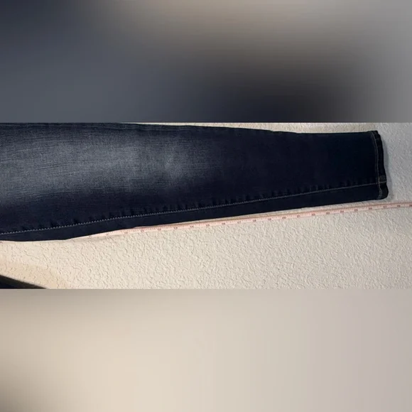 Aeropostale Women's Jeans Jegging Stretch Medium Wash Distressed Denim Size 2 - Picture 5 of 5